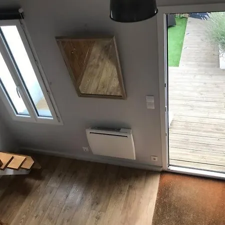 Petite Maison Chaleureuse Avec Terrasse - 2etoiles *