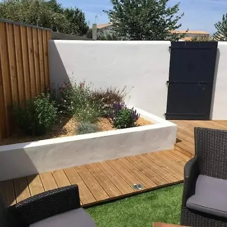 Petite Maison Chaleureuse Avec Terrasse - 2etoiles