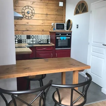 Dom wakacyjny Petite Maison Chaleureuse Avec Terrasse - 2etoiles Rochefort (Charente-Maritime)