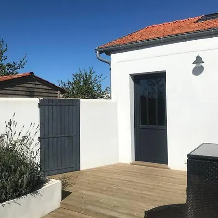 Petite Maison Chaleureuse Avec Terrasse - 2etoiles