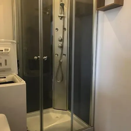 Petite Maison Chaleureuse Avec Terrasse - 2etoiles *