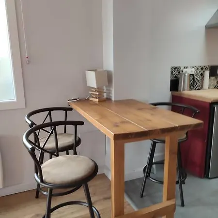 Dom wakacyjny Petite Maison Chaleureuse Avec Terrasse - 2etoiles